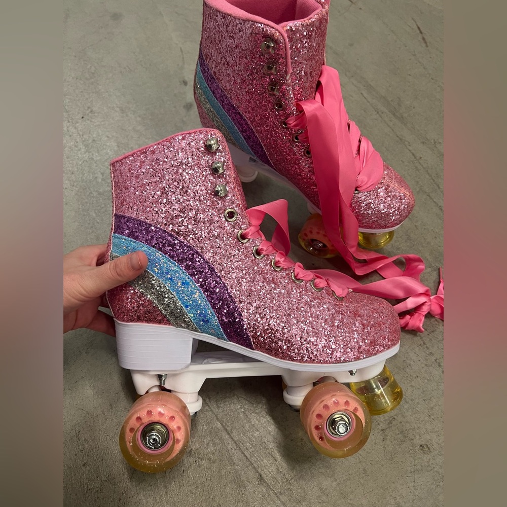Sugar Thrillz Pink Glitter Roller Skates Gem